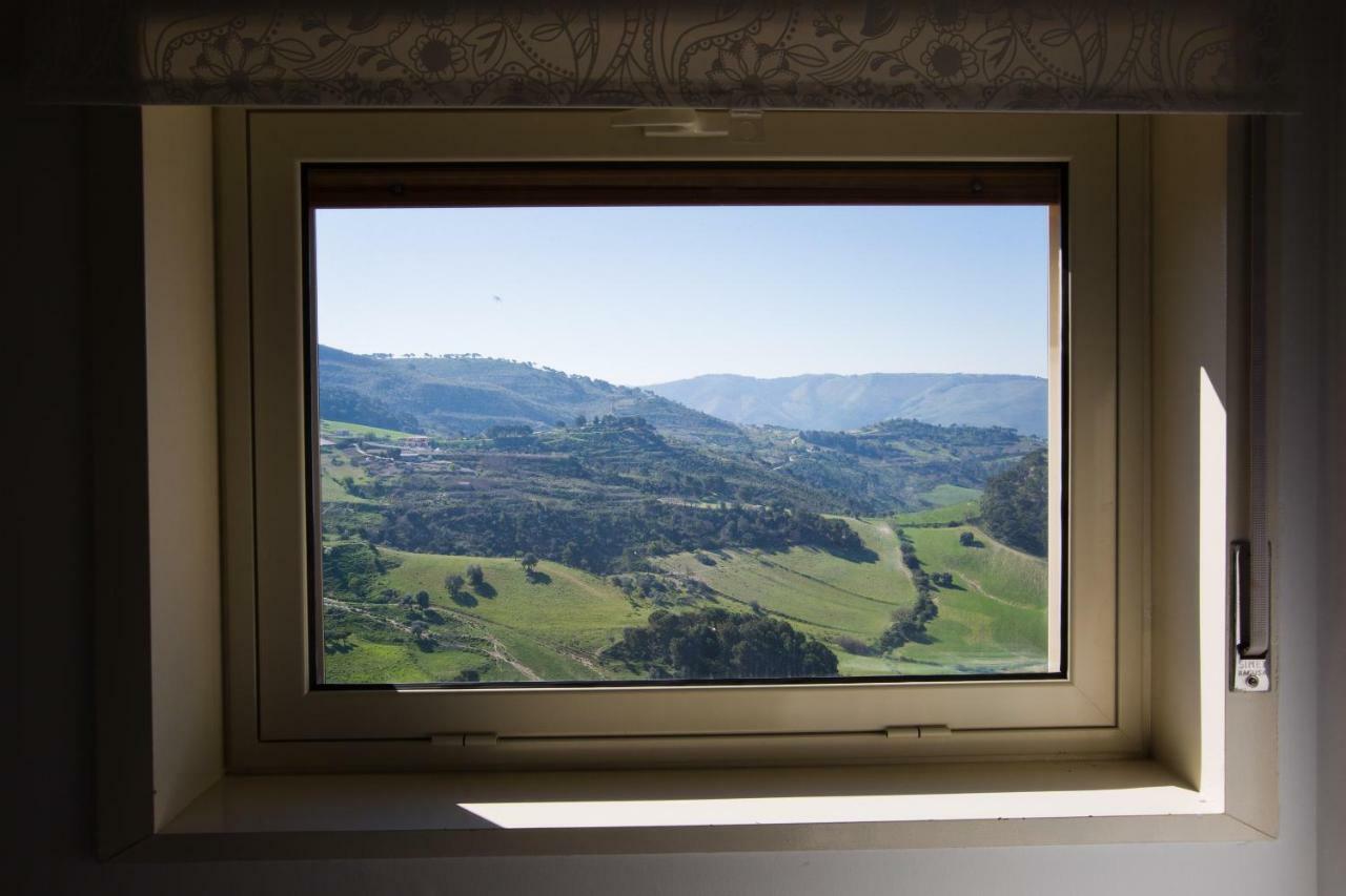 Experience Il Paesino Hotel Licodia Eubea Eksteriør billede